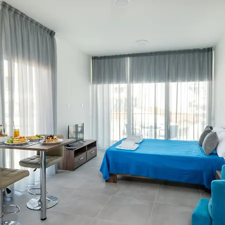 Apartamento The Habitat Mediterraneo - Self Check-in Larnaca