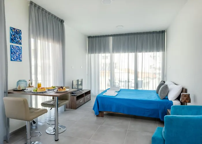 Apartment The Habitat Mediterraneo - Self Check-in Larnaca